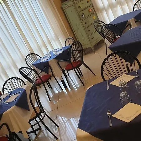 Manu Hotel 3*
